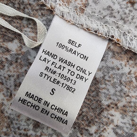 Savanna Jane Top Small Embroidered Floral Snake Skin 3/4 Bell Sleeve Boho V Neck - Picture 8 of 8